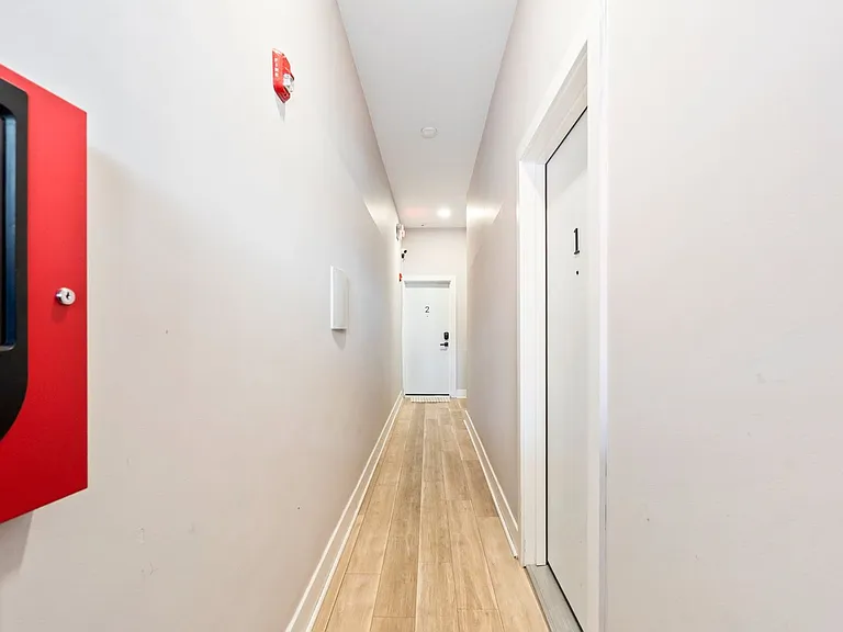 325 N 40th St — Photo 42