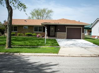 278 Victoria Ln, Elk Grove Village, IL 60007