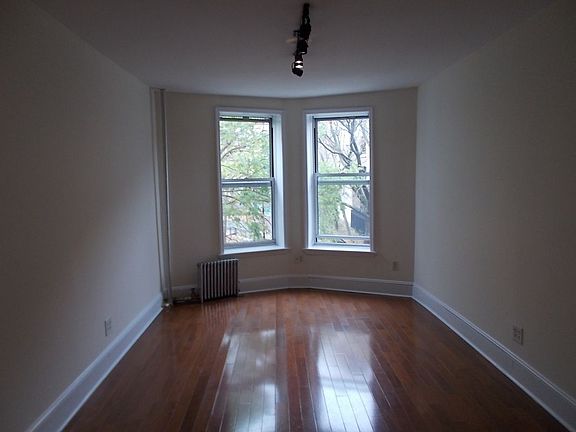 4th image of 465 Park Pl APT 2L