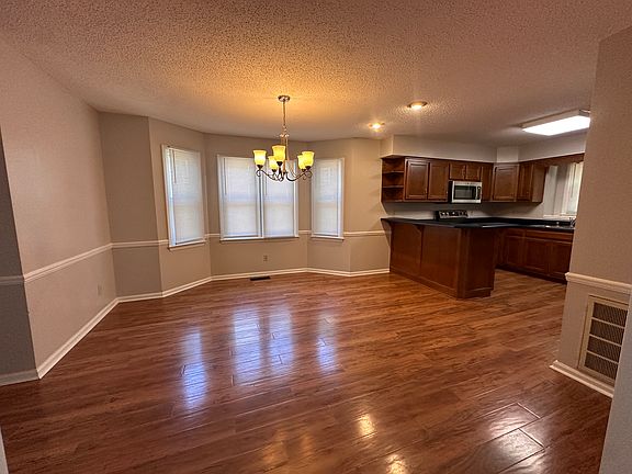 4th image of 509 Carrsbrook Rd SE