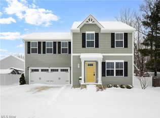 201 Taft Dr, Eastlake, OH 44095