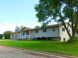424 Clemens St, Cuba City, WI 53807