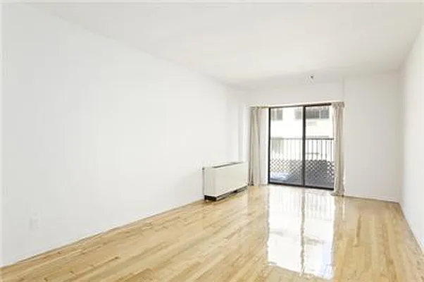 Sold by R New York | media 15