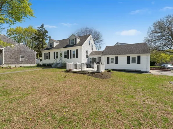 31 Walter St, Barrington, RI 02806