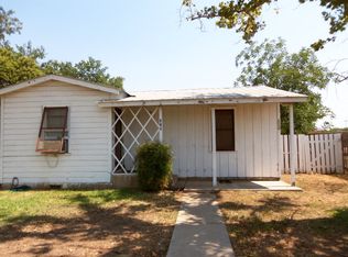 310 E Antonio St, Uvalde, TX 78801