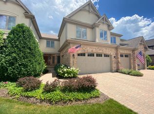 2027 Mackenzie Pl, Wheaton, IL 60187