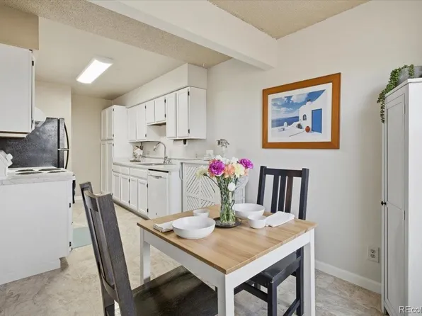 3121 S Tamarac Drive #302H, Denver, CO 80231