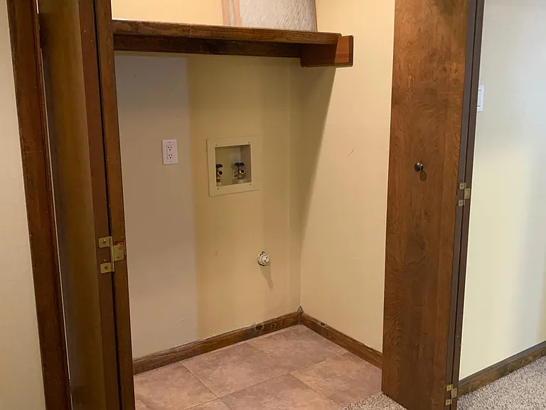 417 Innsdale Ter — Photo 10