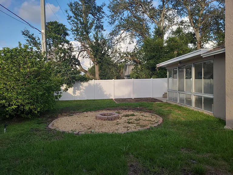 4273 Eastwood Dr — Photo 18
