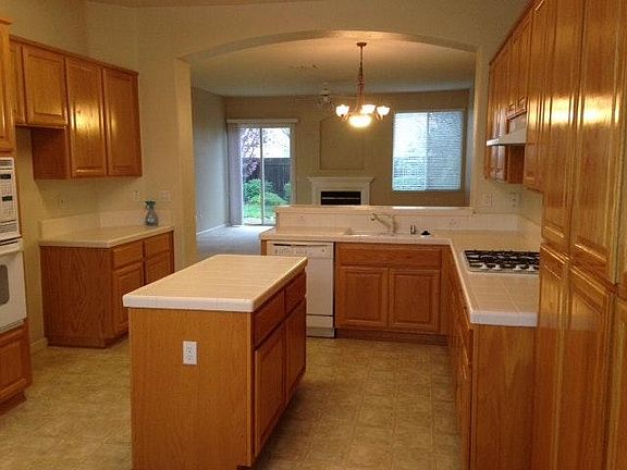 3rd image of 1740 Morningstar Dr