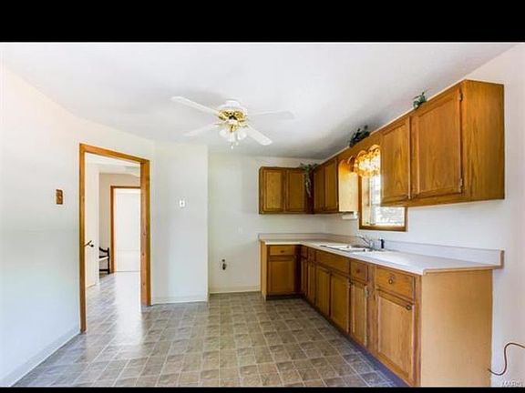 4th image of 5045 S 37th St #2