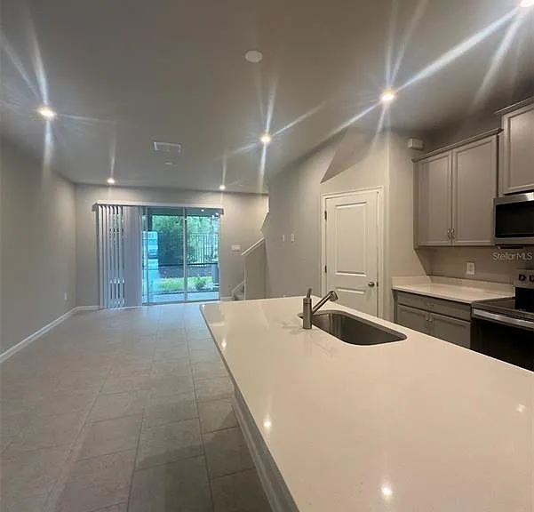 1138 Creek Valley Ct — Photo 2