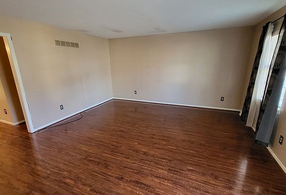 3rd image of 6405 E 127th St