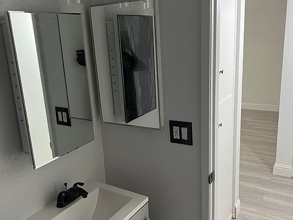 4th image of 3038 N Vagedes Ave #2