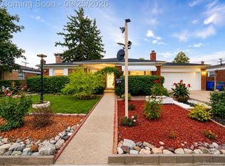 12319 E Eleven Mile Rd, Warren, MI 48093
