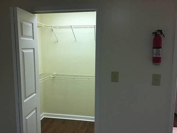 4th image of 225 Washington St Ste 6