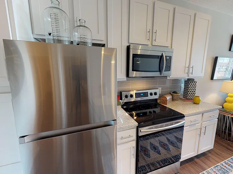 1529 N High St — Photo 23