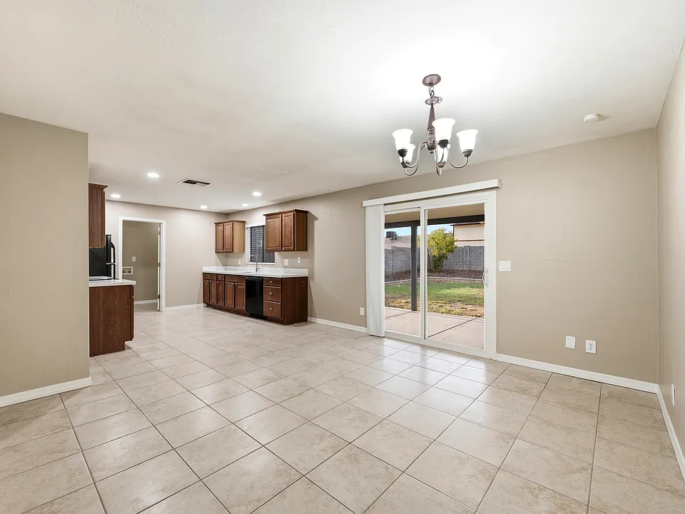4725 W Wagoner Rd