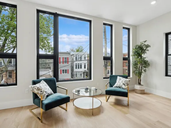 220 Freeman Avenue image 2 of 47