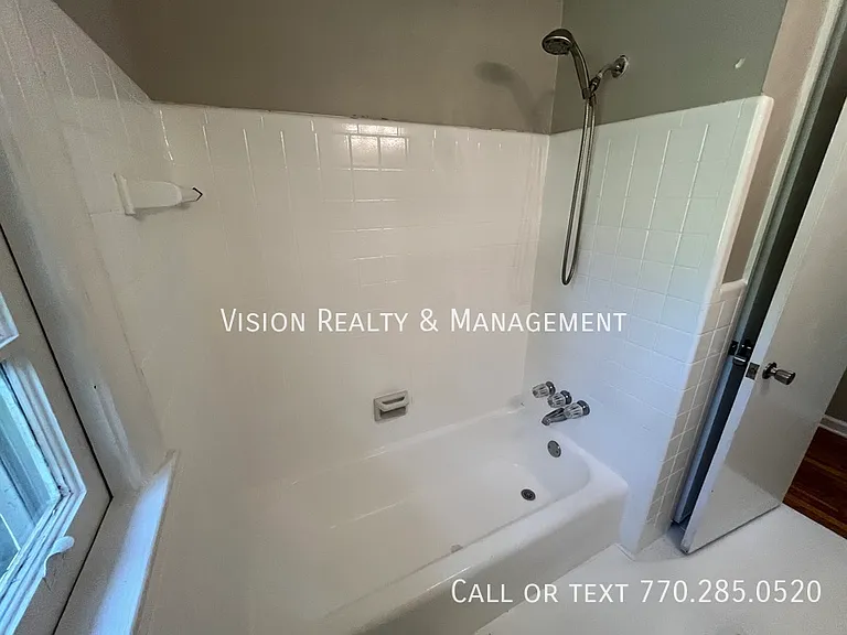 1148 Center St SW — Photo 32