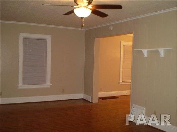 3rd image of 719 W Loucks Ave