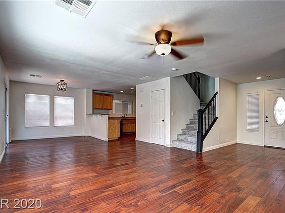 3rd image of 2609 Cockatiel Dr