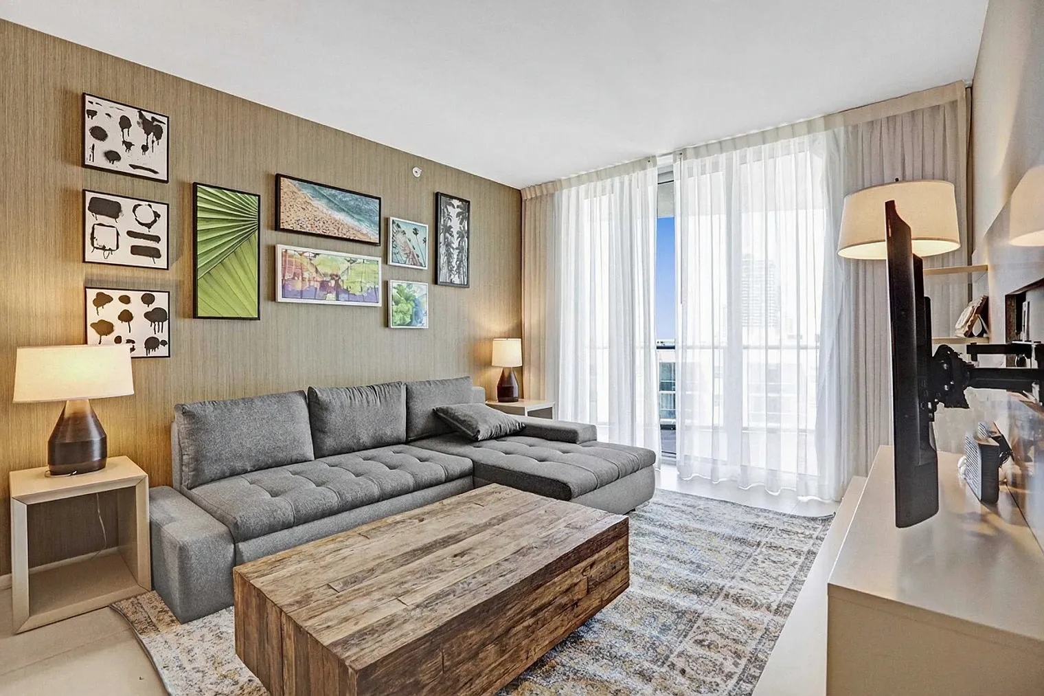 2 bed, 2.0 bath, 1097 sqft, $5,059 — Photo 3
