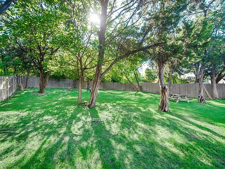 6820 Mountain Cedar Ln — Photo 12