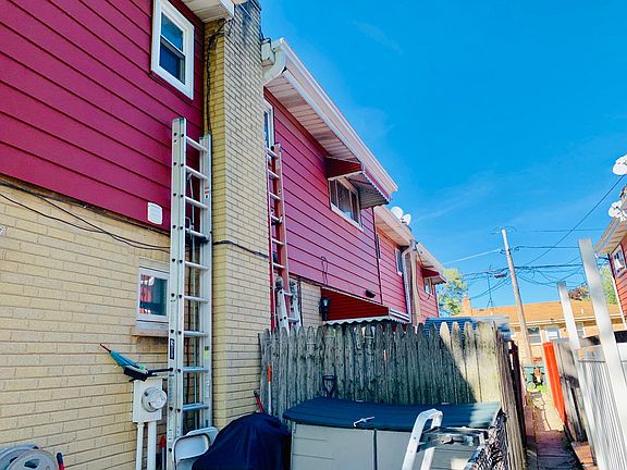 3rd image of 4740 Church St