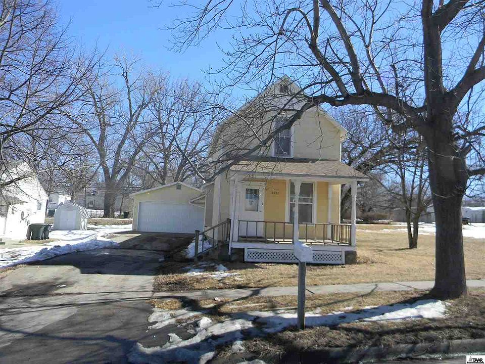 1st image of 2622 SE Adams St