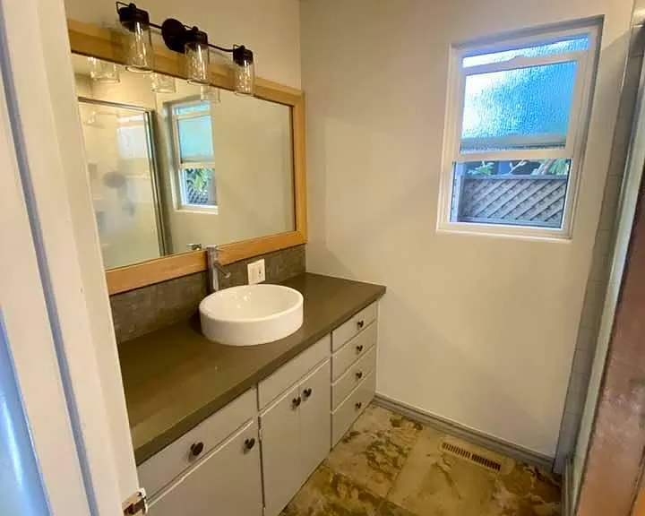 801 Runyan Dr — Photo 5