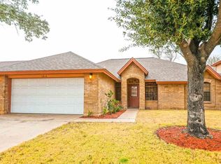1814 Lowry Rd, Laredo, TX 78045