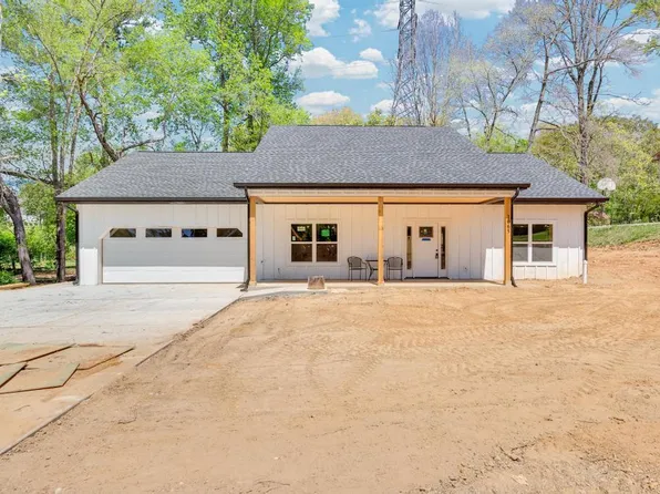 1065 Tanglewood Dr, Cookeville, TN 38501