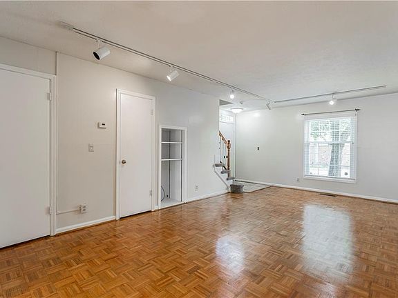 4th image of 2140 Cottingham Dr
