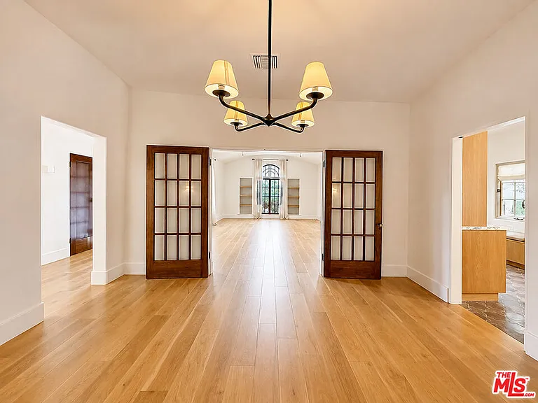 6484 Ivarene Ave — Photo 7