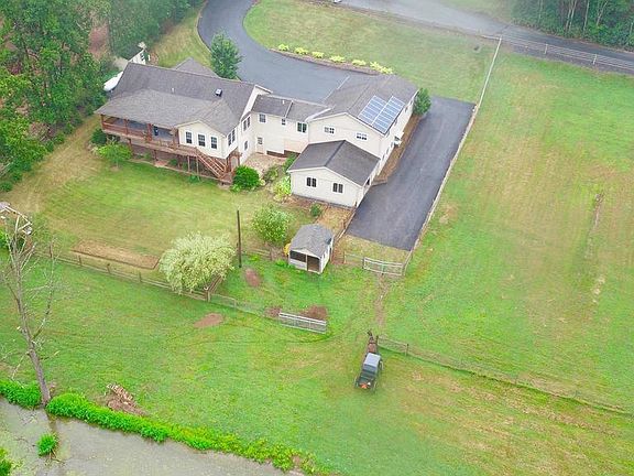 2nd image of 55 Meadow Ln