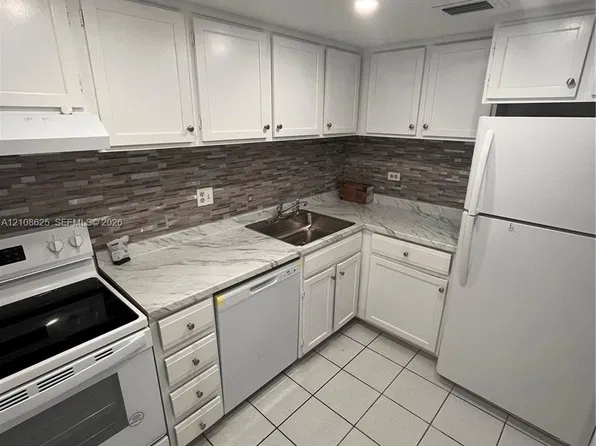 3650 Inverrary Dr APT 1Q, Fort Lauderdale, FL 33319