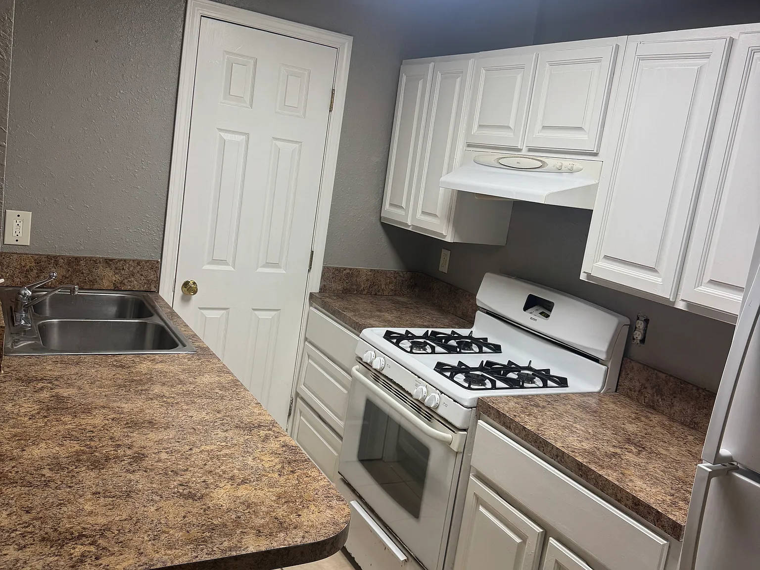 506 N Oak Avenue — Photo 4