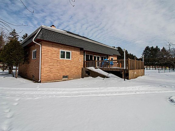 2nd image of 1063 Oxford Ct