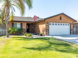 821 Sunset Meadow Ln, Bakersfield, CA 93308