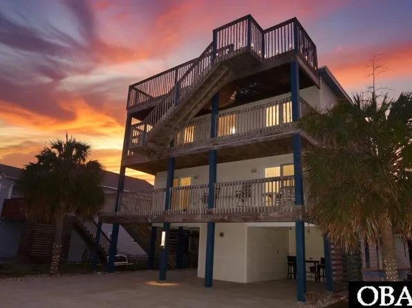 218 W Archdale St, Kill Devil Hills, NC 27948