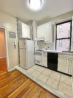 1st image of 433 E 80th St APT 2