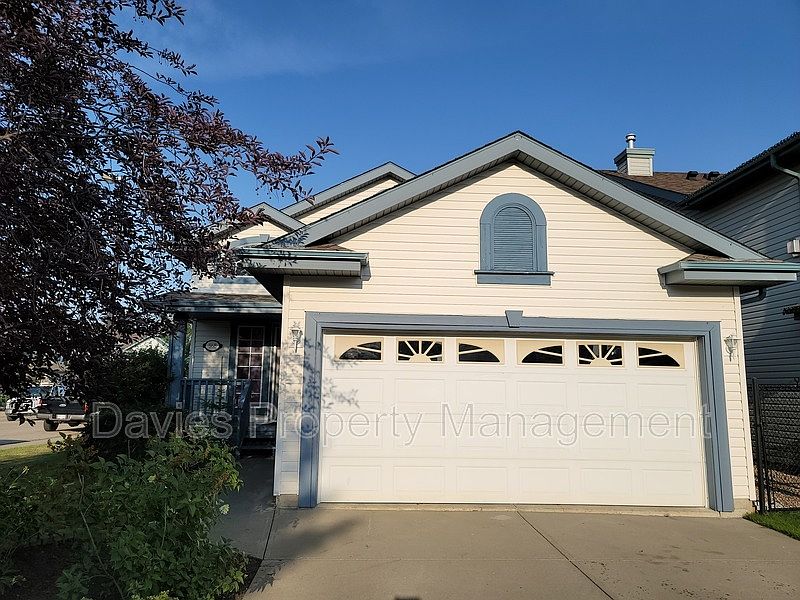 1st image of 568 Glenwright Cres NW