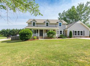226 Slaterock Rd, Hazel Green, AL 35750