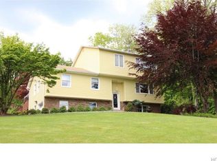 35 Deer Trail Dr, Mahopac, NY 10541