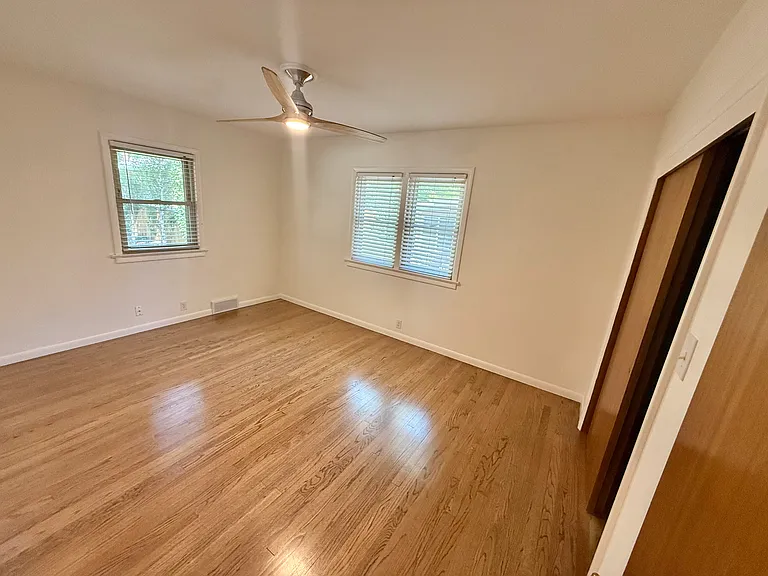 721 Judson St — Photo 9