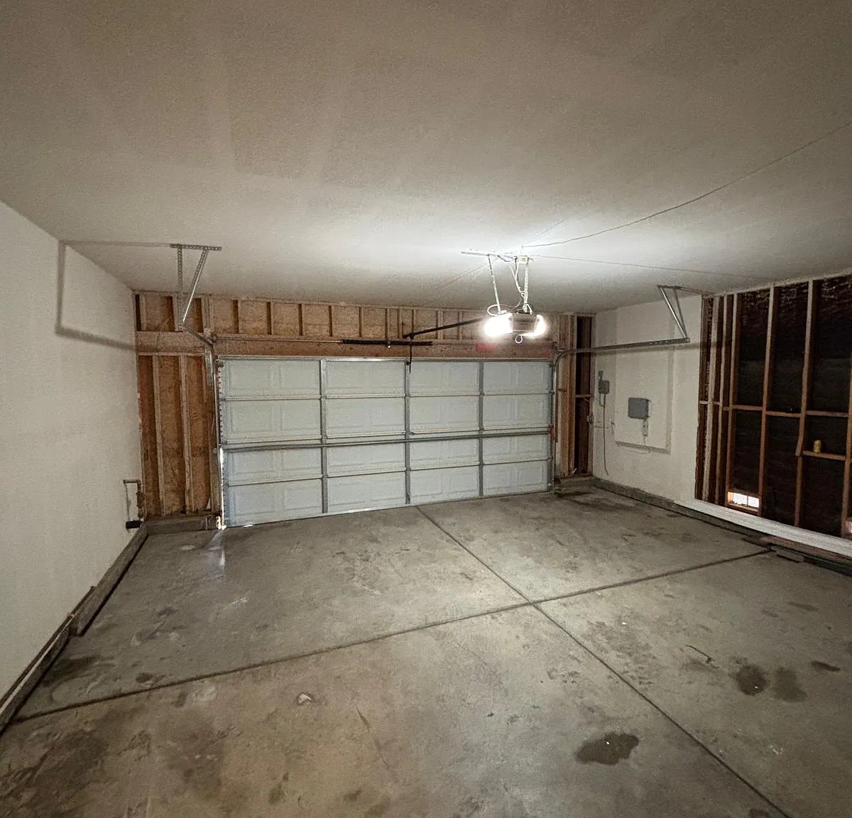 4 bed, 2064 sqft, $2,650 — Photo 4