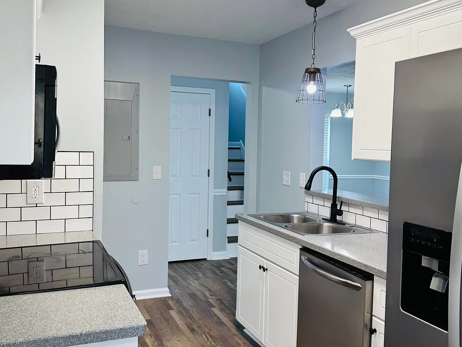 3 bed, 2.0 bath, 1243 sqft, $1,600 — Photo 3