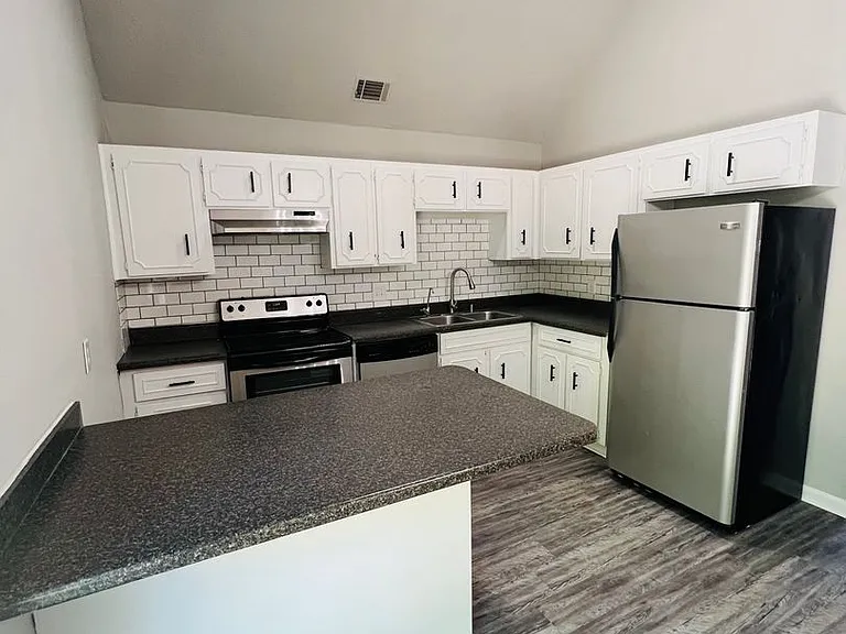 908 Spanish Oak Dr — Photo 5