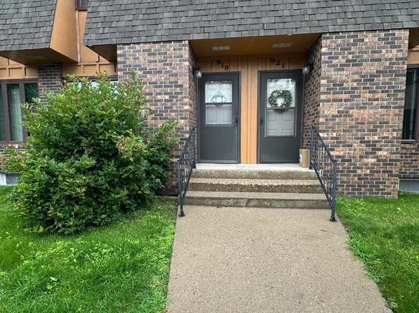 919 8th Ave NE, Jamestown, ND 58401